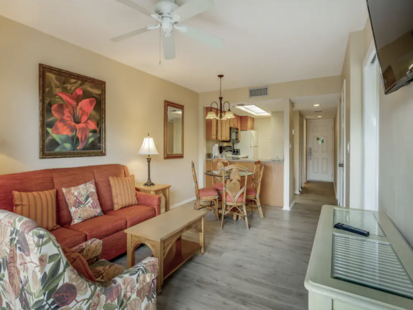Quick drive to Downtown Naples and Venetian Bay